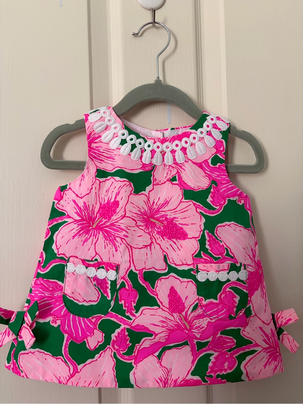 Lilly Pulitzer Pink Floral Shift Dress with Green Background